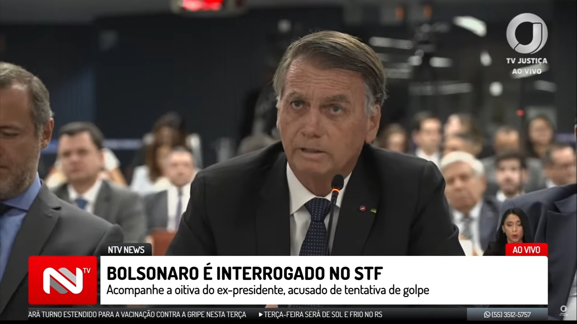 Bolsonaro chama de “malucos” apoiadores que pediram intervenção militar